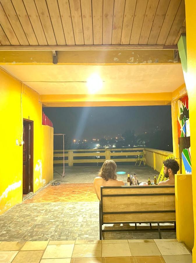 Over The Moon Hostel 반 후안사이 외부 사진